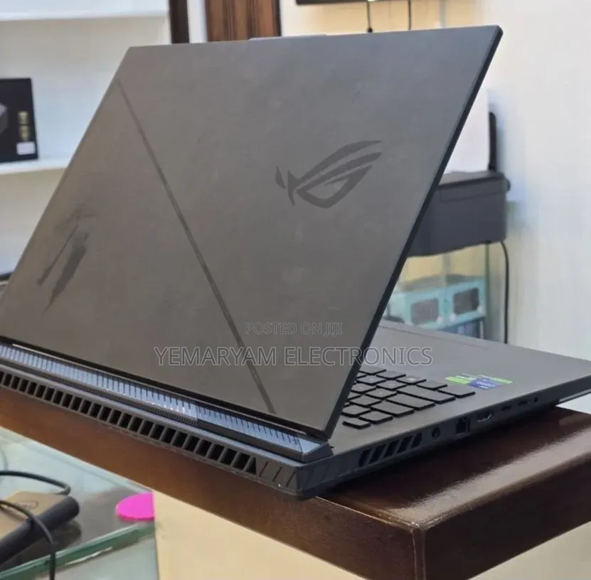 New Laptop Asus ROG Strix G18 40GB Intel Core i9 SSD 1T