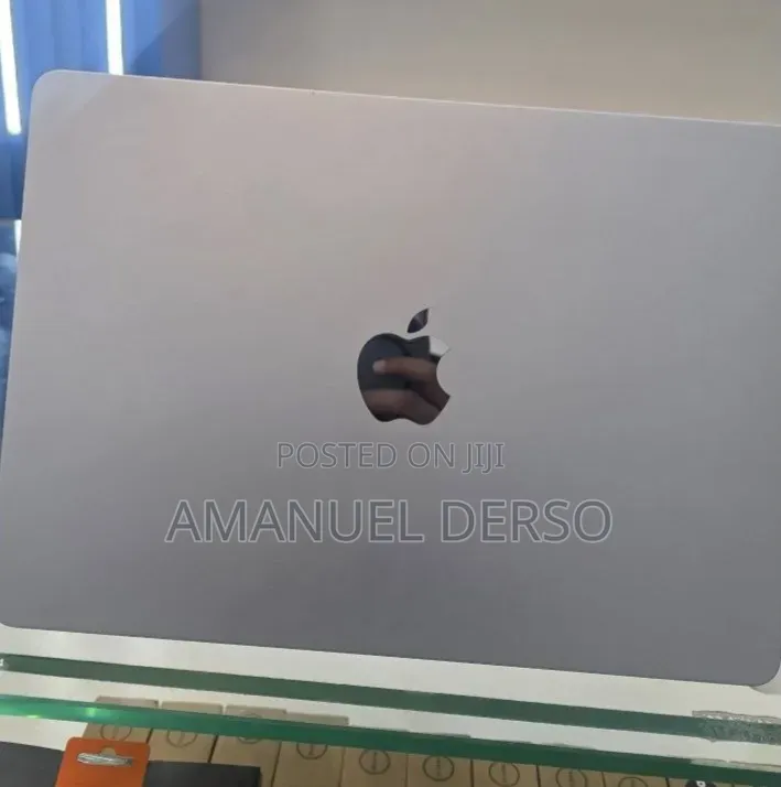 New Laptop Apple MacBook Air 2025 M4 16GB Apple M4 Pro SSD 256GB