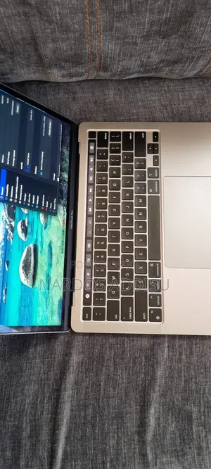 New Laptop Apple MacBook Pro 2020 M1 16GB Apple M1 SSD 512GB
