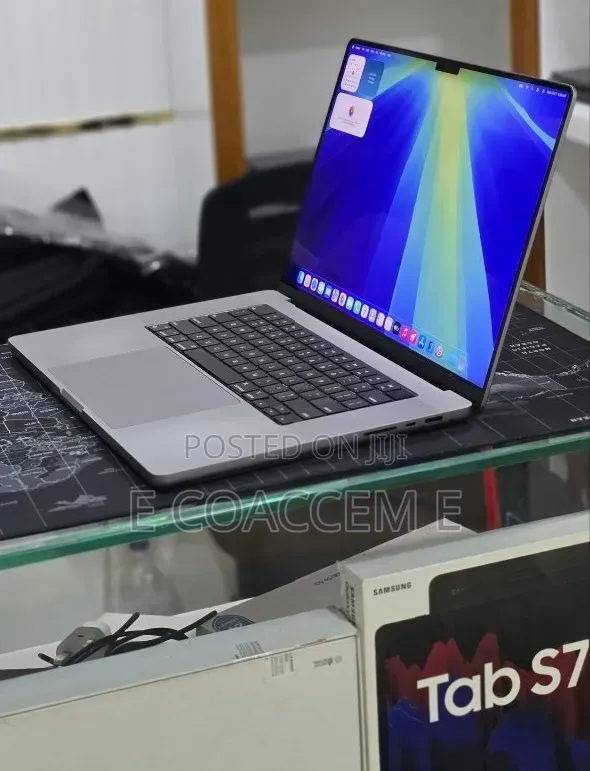 New Laptop Apple MacBook Pro 2021 M1 Max 64GB Apple M1 Max SSD 1T