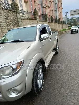 Toyota Hilux 2009 Gold
