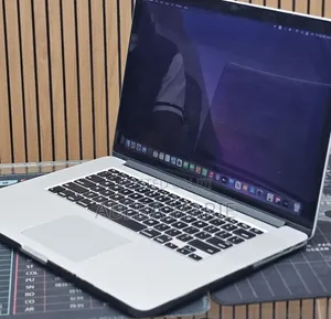 New Laptop Apple MacBook Pro 2015 16GB Intel Core i7 SSD 512GB