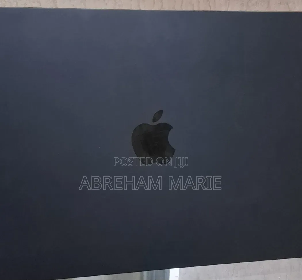 New Laptop Apple MacBook Air 2024 M3 16GB Apple M3 SSD 256GB
