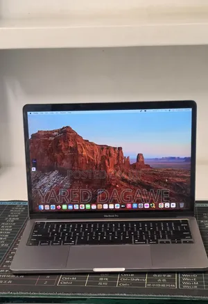 New Laptop Apple MacBook 2020 8GB Intel Core i7 SSD 256GB
