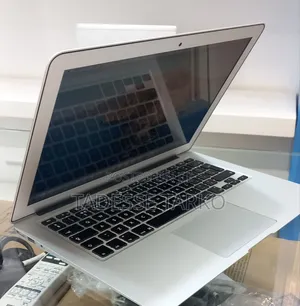 New Laptop Apple MacBook Air 2012 4GB Intel Core i5 SSD 128GB