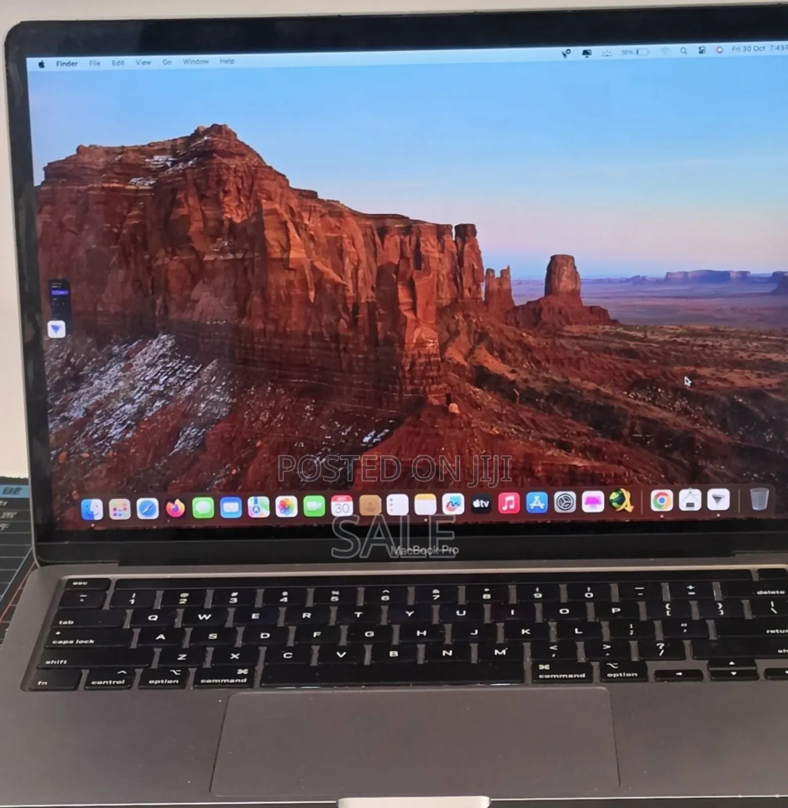 New Laptop Apple MacBook Pro 2020 8GB Intel Core i7 SSD 256GB