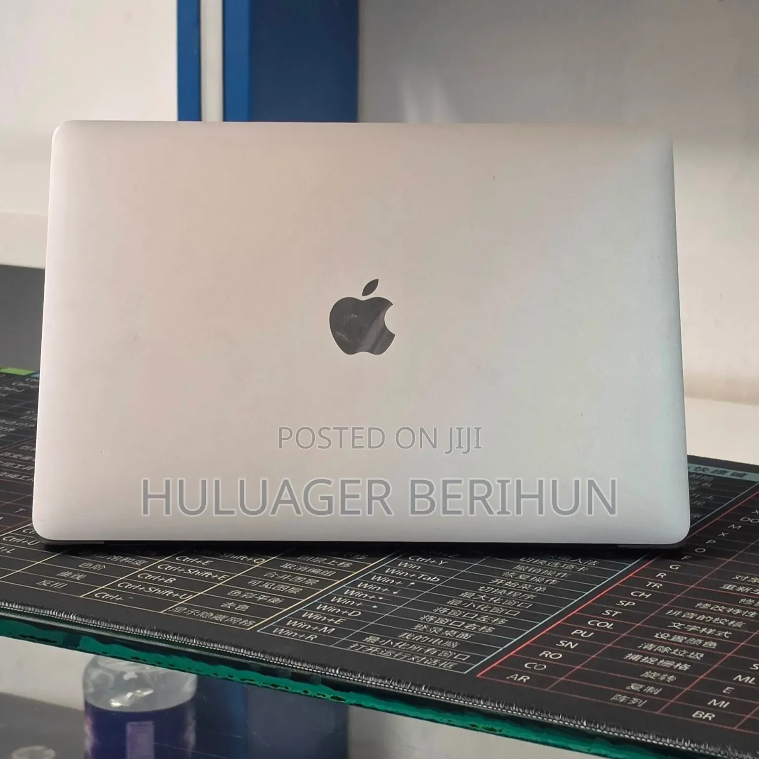 New Laptop Apple MacBook Pro 2020 8GB Intel Core i7 SSD 256GB