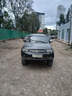 Mitsubishi L200 2013
