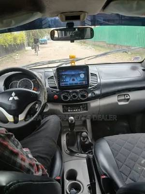 Mitsubishi L200 2013