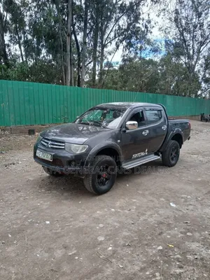 Mitsubishi L200 2013
