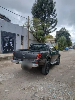 Mitsubishi L200 2013