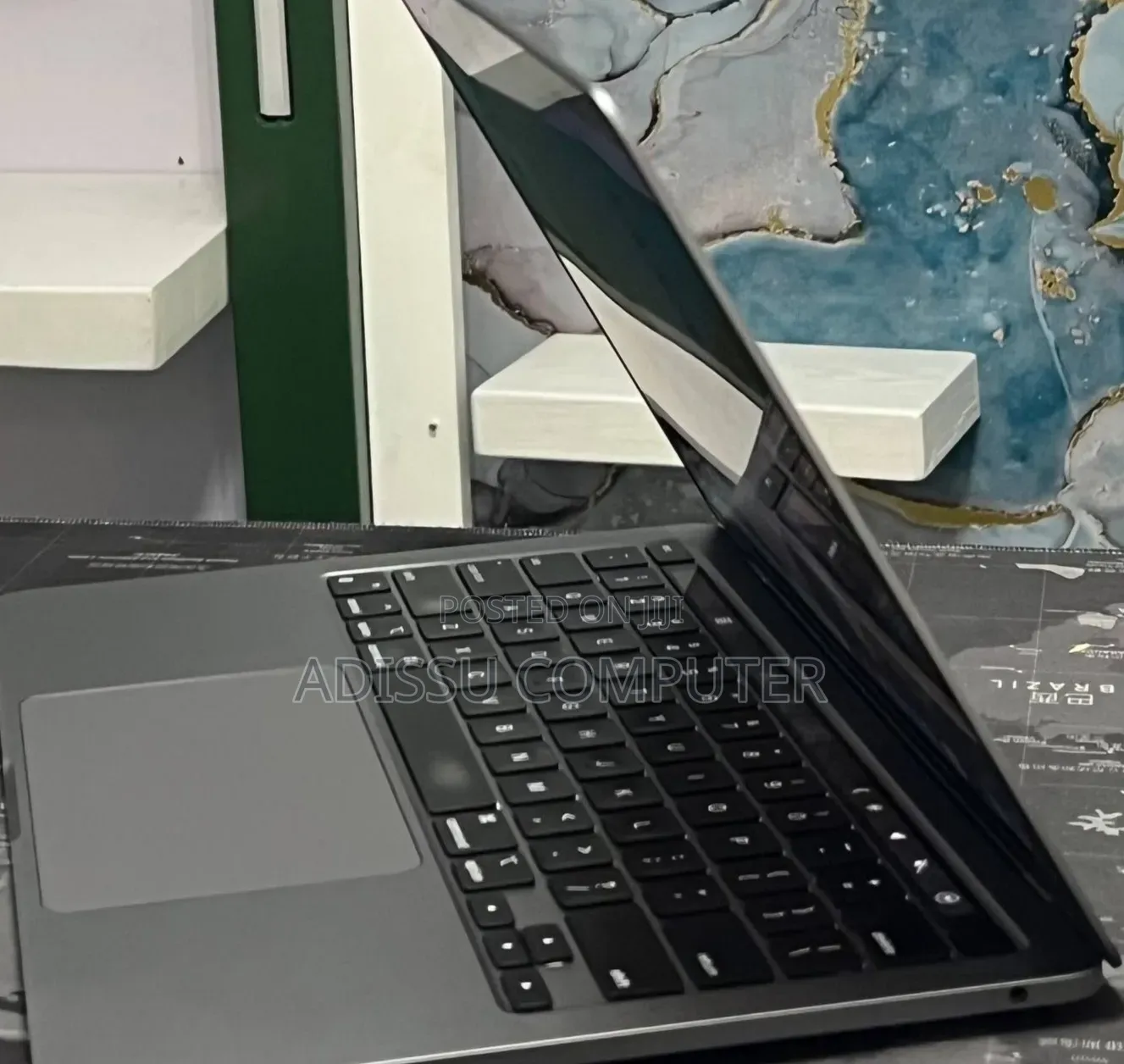 New Laptop Apple MacBook Pro 2020 8GB Apple M1 Pro SSD 512GB