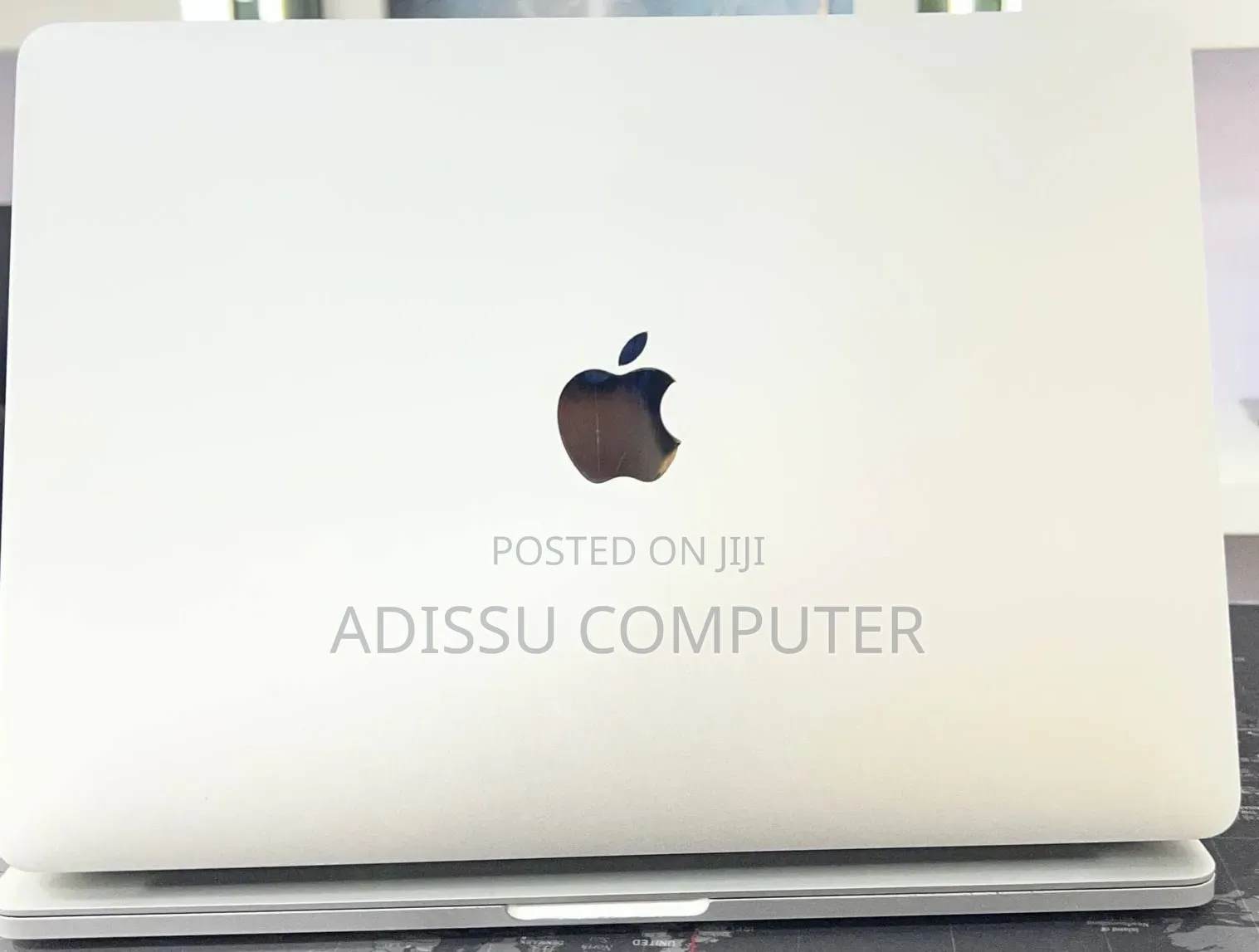 New Laptop Apple MacBook Pro 2022 M2 16GB Apple M2 SSD 256GB