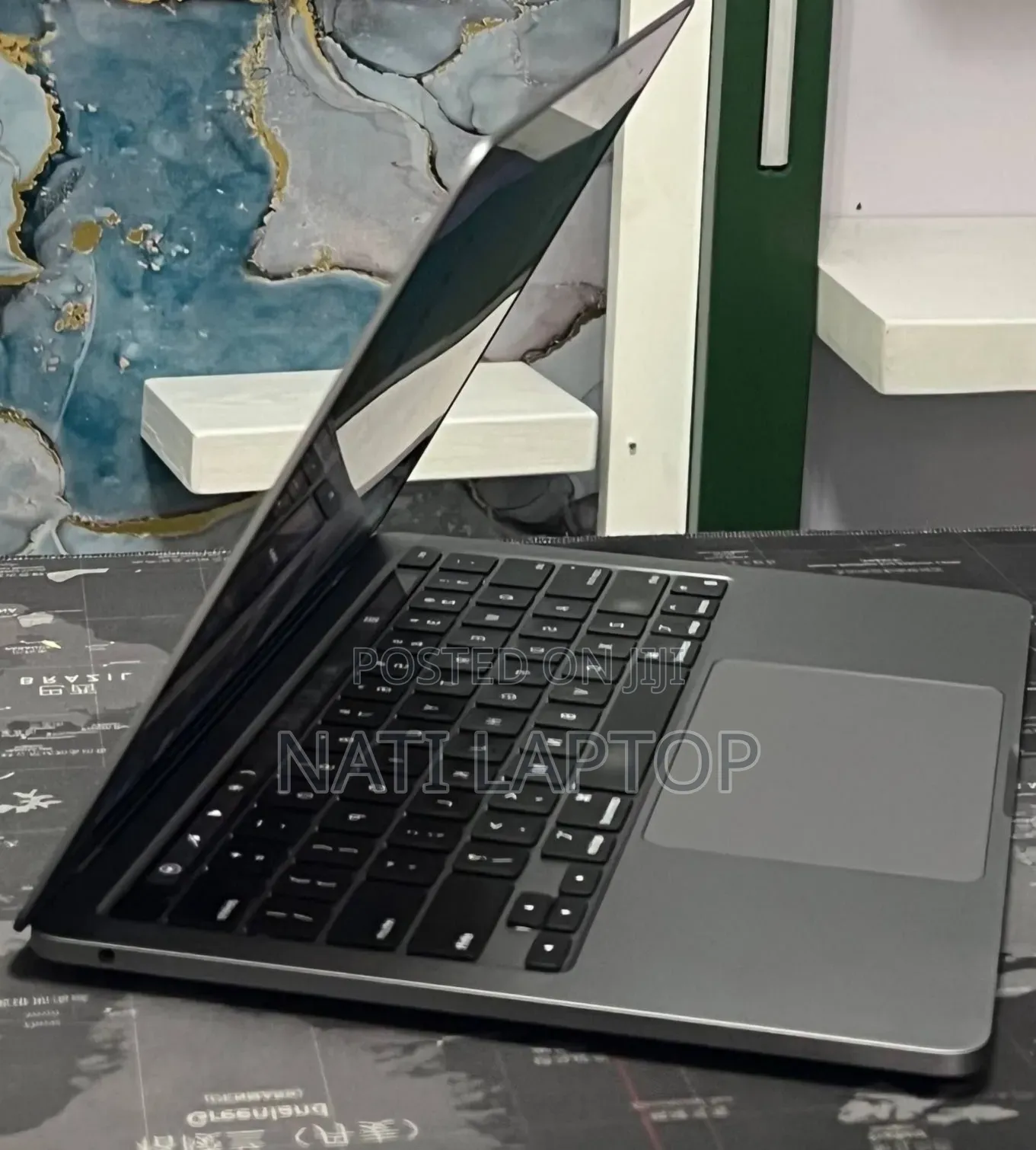 New Laptop Apple MacBook Pro 2020 M1 8GB Apple M1 Pro SSD 512GB