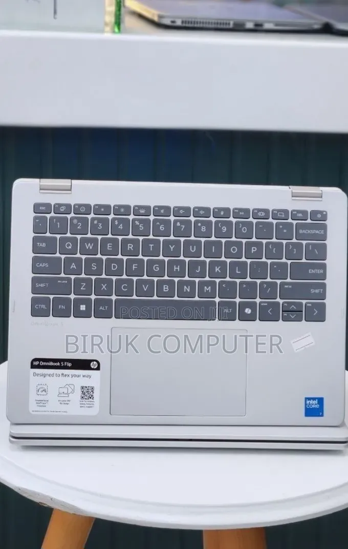New Laptop HP OmniBook 5 14" 16GB Intel Core 7 SSD 512GB