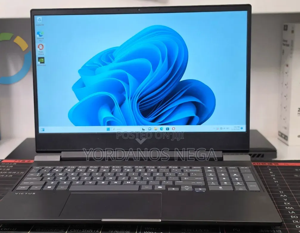 New Laptop HP Victus 15 16GB AMD Ryzen 7 SSD 512GB