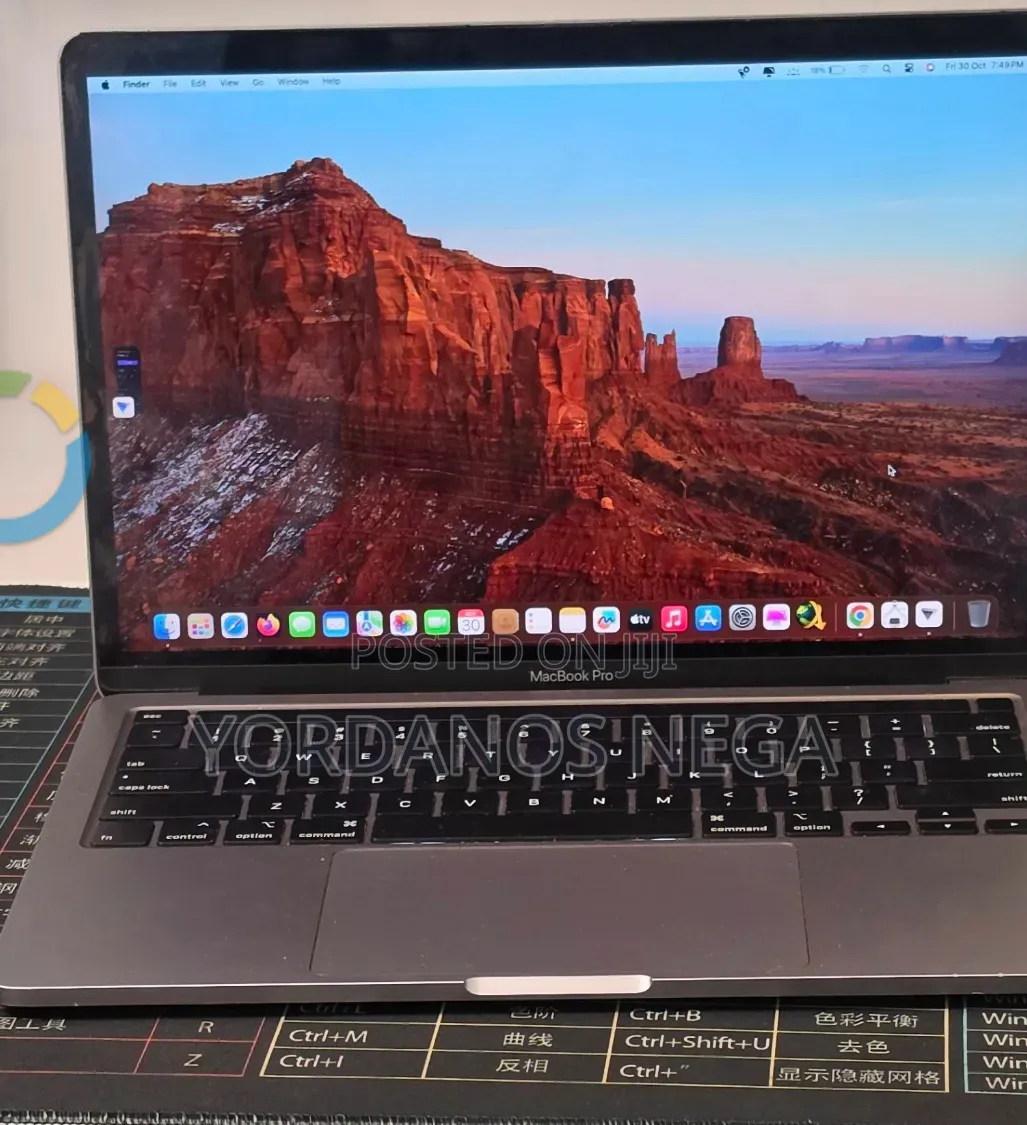 New Laptop Apple MacBook Pro 2020 8GB Intel Core i7 SSD 256GB