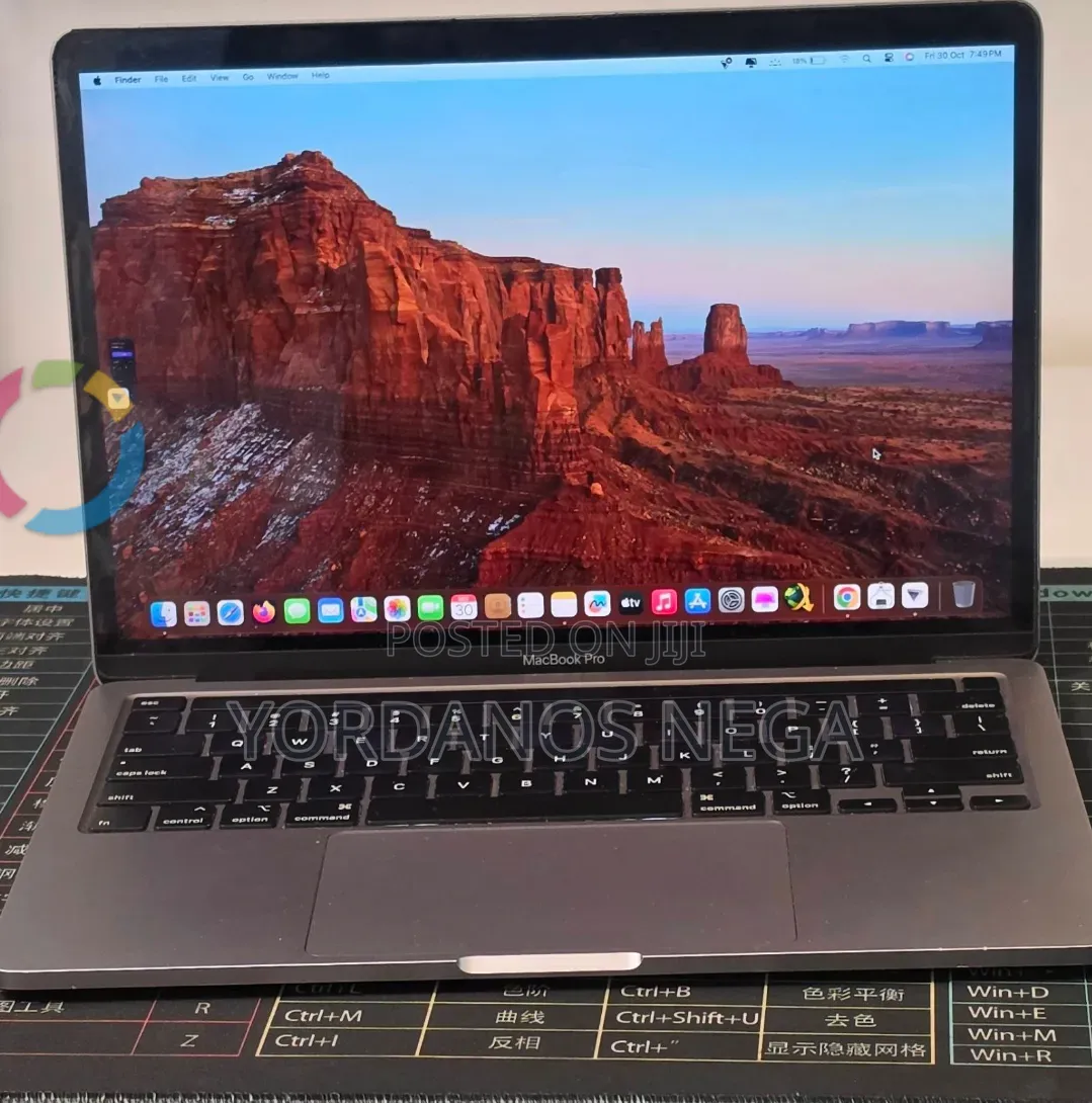 New Laptop Apple MacBook Pro 2020 8GB Intel Core i7 SSD 256GB