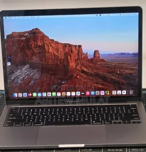 New Laptop Apple MacBook Pro 2020 8GB Intel Core i7 SSD 256GB