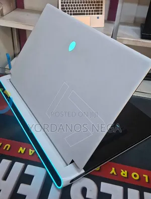 New Laptop Alienware X17 R1 16GB Intel Core i7 SSD 512GB