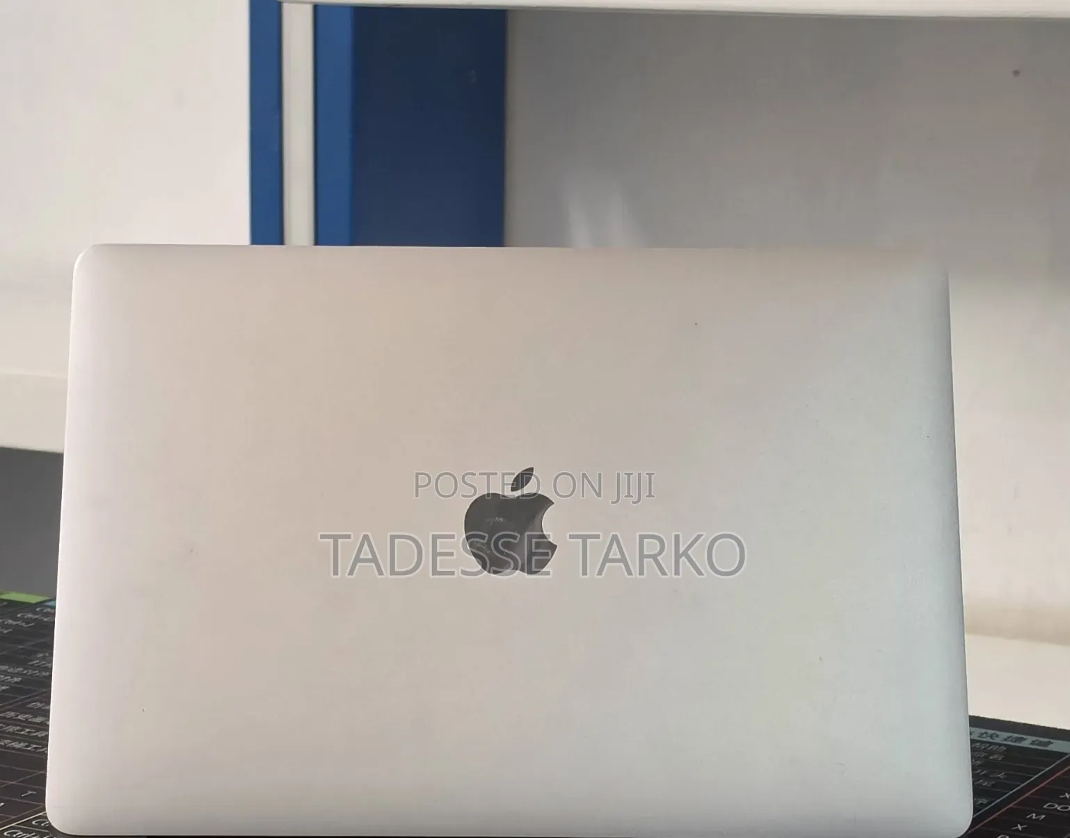 New Laptop Apple MacBook Pro 2020 8GB Intel Core i7 SSD 512GB