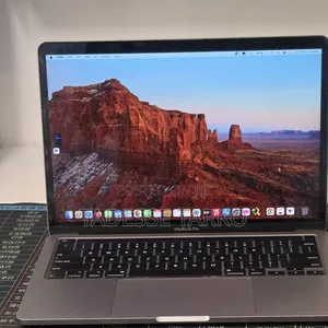 New Laptop Apple MacBook Pro 2020 8GB Intel Core i7 SSD 512GB