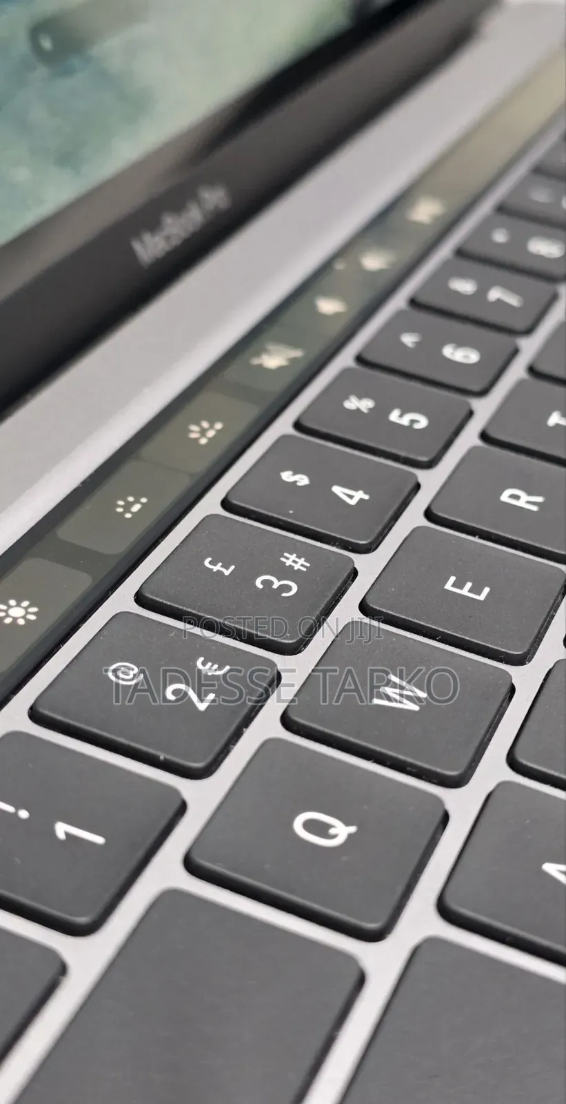 New Laptop Apple MacBook Pro 2020 M1 8GB Apple M1 Pro SSD 512GB