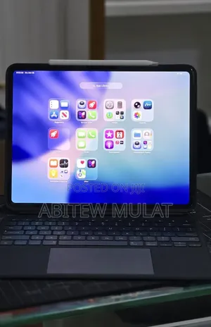 New Apple iPad Pro 13 (2025) 256 GB