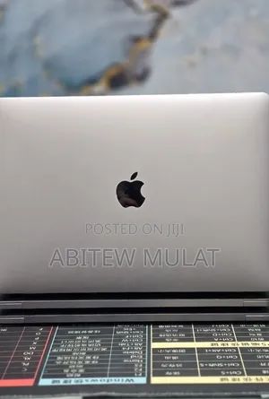New Laptop Apple MacBook Pro 2020 M1 8GB Apple M1 SSD 512GB