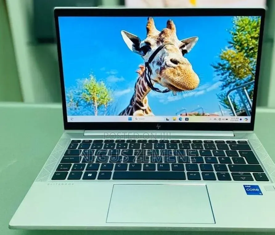 New Laptop HP EliteBook 830 G8 16GB Intel Core i5 SSD 512GB