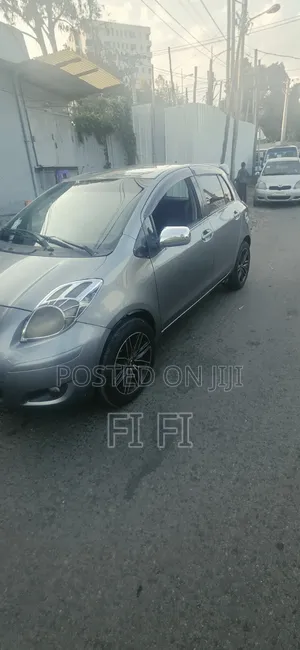 Toyota Yaris 1.0 VVT-i 2008 Gray