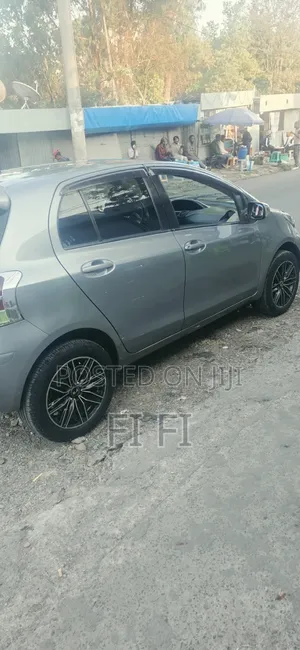 Toyota Yaris 1.0 VVT-i 2008 Gray
