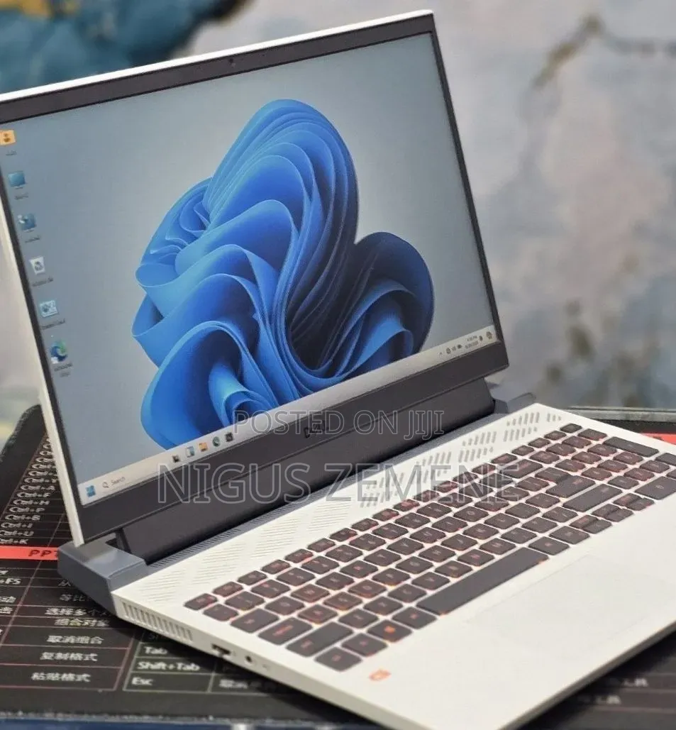 New Laptop Dell G15 5510 16GB AMD Ryzen 7 SSD 512GB