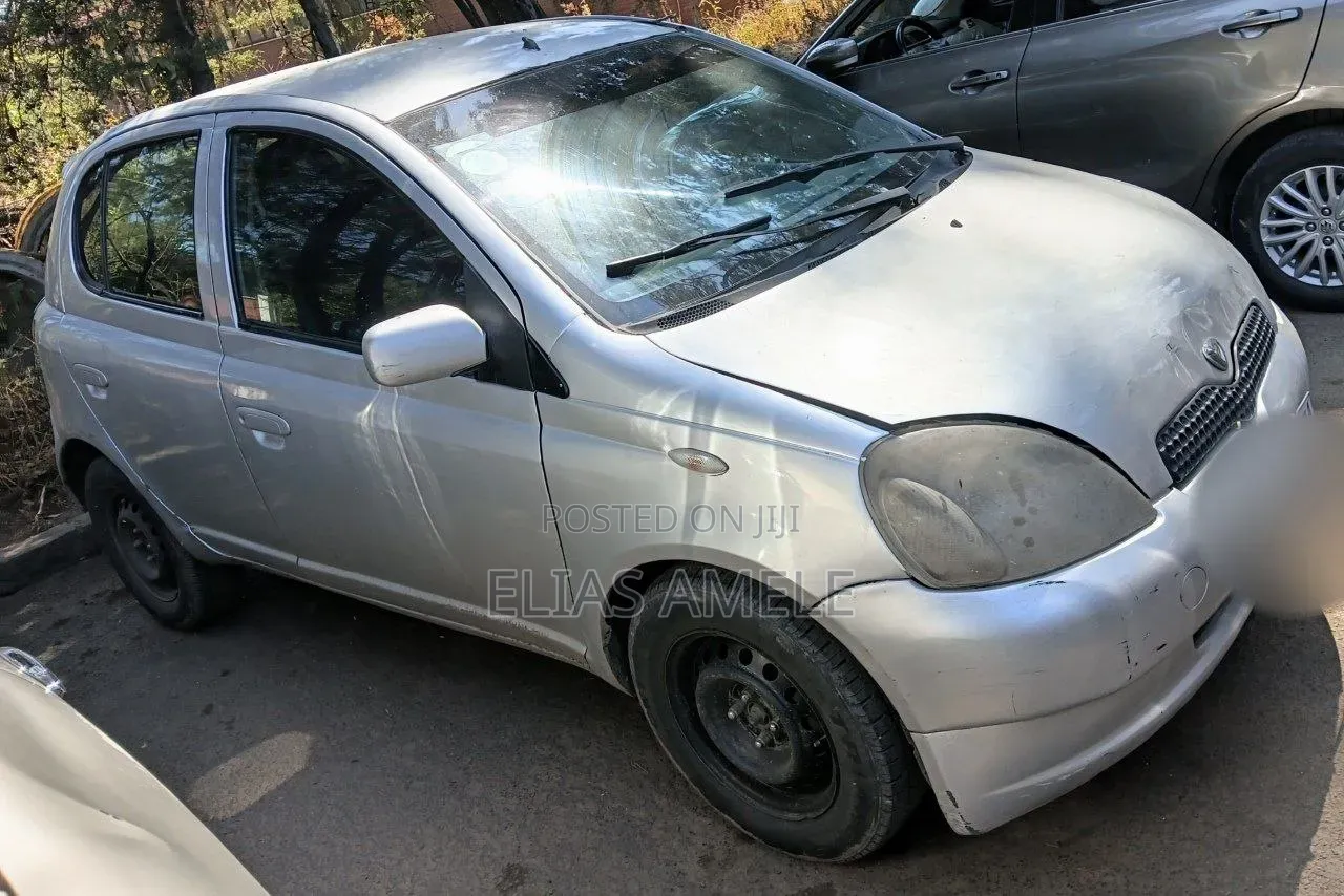 Toyota Vitz 1.0 FWD 5dr 2001 Silver