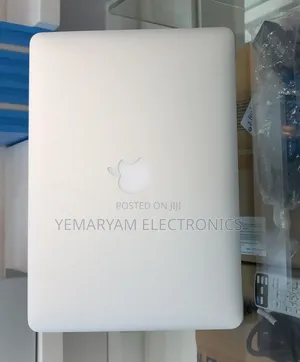 New Laptop Apple MacBook Air 2012 4GB Intel Core i5 SSD 128GB