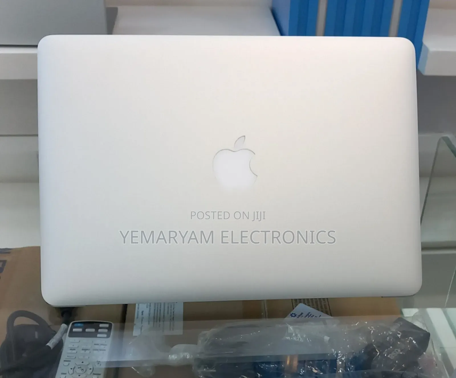 New Laptop Apple MacBook Air 2012 4GB Intel Core i5 SSD 128GB