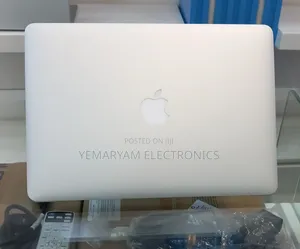 New Laptop Apple MacBook Air 2012 4GB Intel Core i5 SSD 128GB