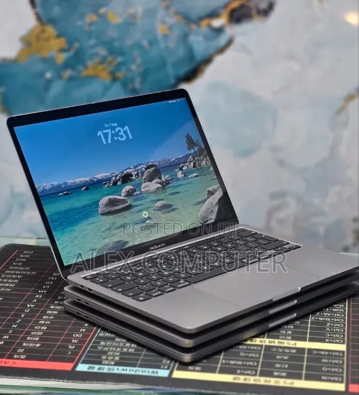 New Laptop Apple MacBook Pro 2020 M1 8GB Apple M1 SSD 512GB