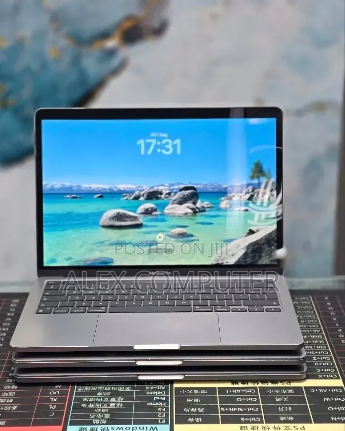 New Laptop Apple MacBook Pro 2020 M1 8GB Apple M1 SSD 512GB