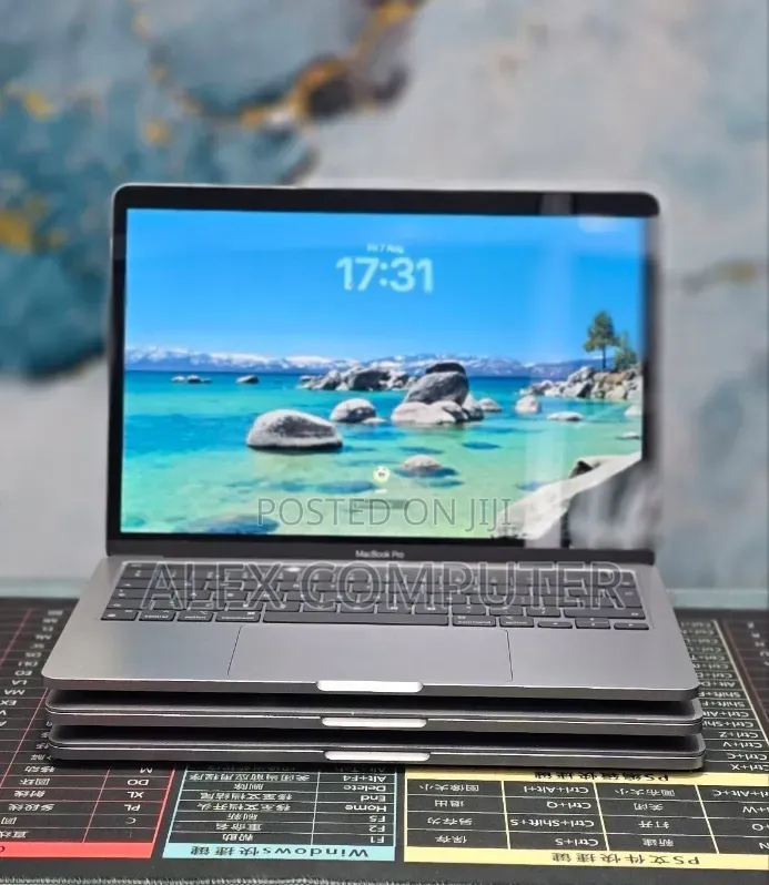 New Laptop Apple MacBook Pro 2020 M1 8GB Apple M1 SSD 512GB
