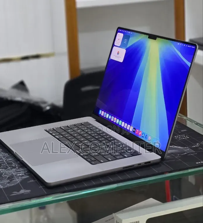 New Laptop Apple MacBook Pro 2021 M1 Max 64GB Apple M1 Max SSD 1T