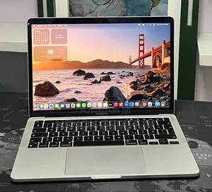 New Laptop Apple MacBook Pro 2022 M2 16GB Apple M2 SSD 256GB