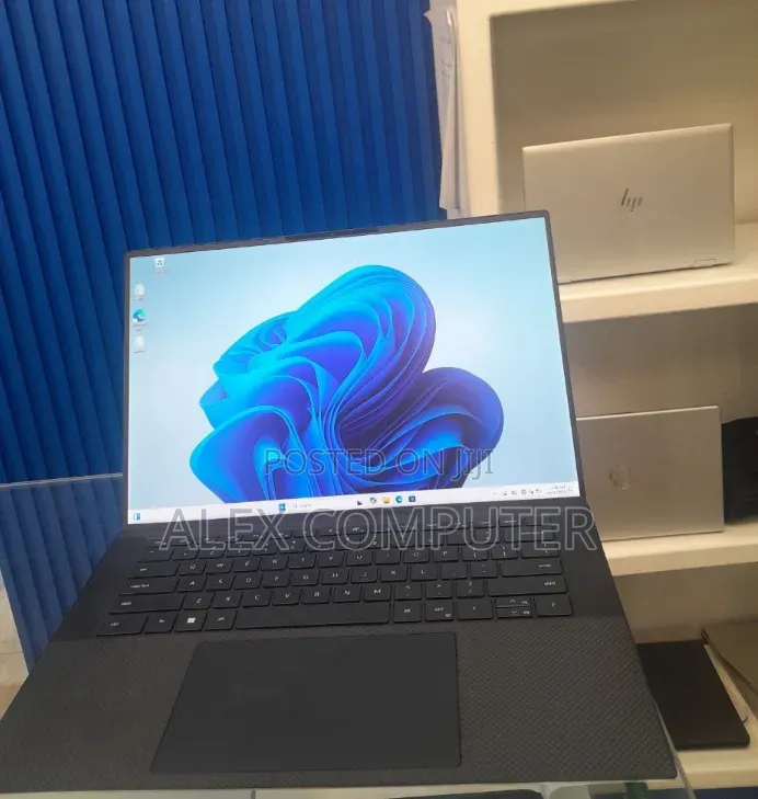 New Laptop Dell XPS 15 16GB Intel Core i7 SSD 512GB