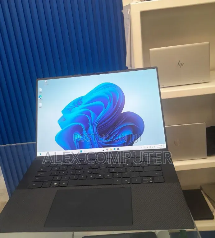 New Laptop Dell XPS 15 16GB Intel Core i7 SSD 512GB