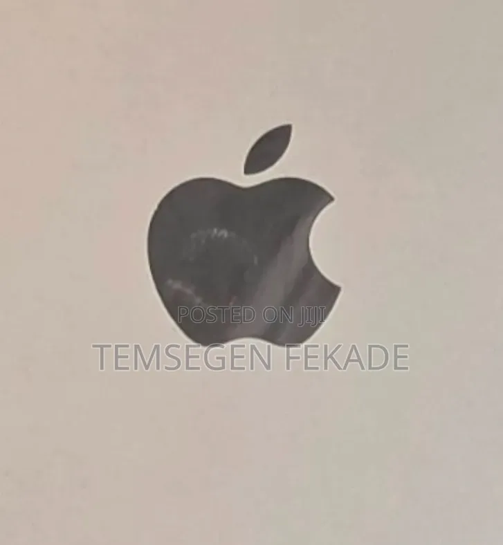 New Laptop Apple MacBook Pro 2020 8GB Intel Core i7 SSD 256GB
