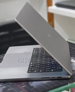 New Laptop Apple MacBook Pro 2021 M1 Max 64GB Apple M1 Pro SSD 1T