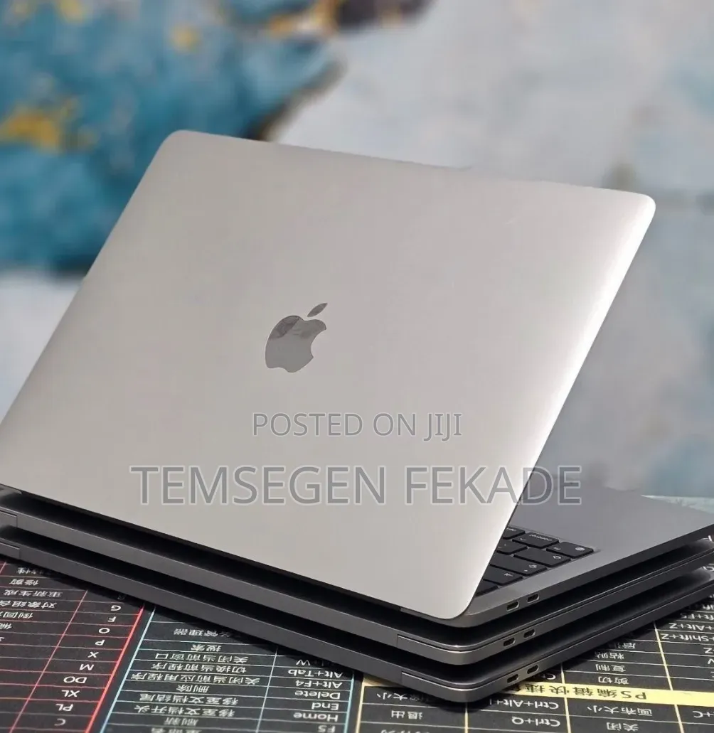 New Laptop Apple MacBook Pro 2020 8GB Apple M1 Pro SSD 512GB