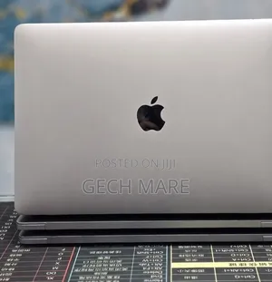 New Laptop Apple MacBook Pro 2021 M1 8GB Intel SSD 512GB