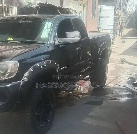 Toyota Tacoma 2011 Black