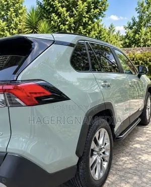 Toyota RAV4 2023 Green